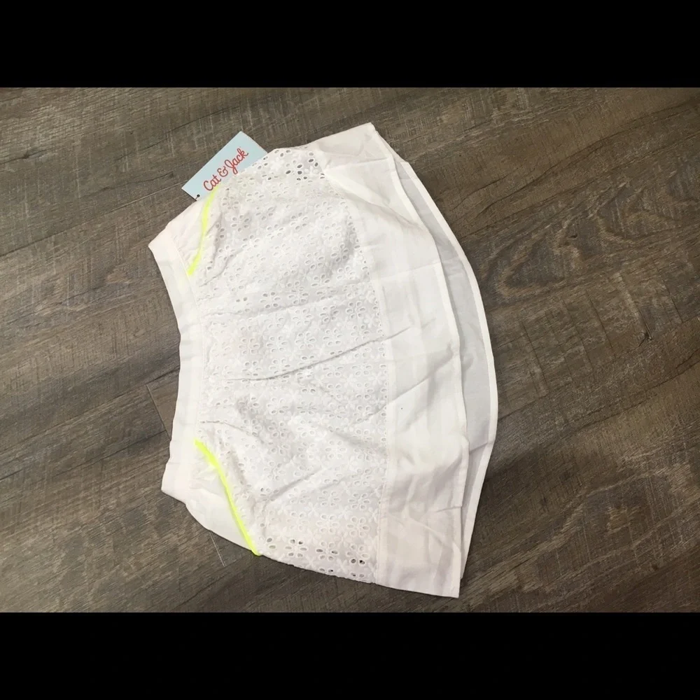 Cat & Jack white skirt w pockets